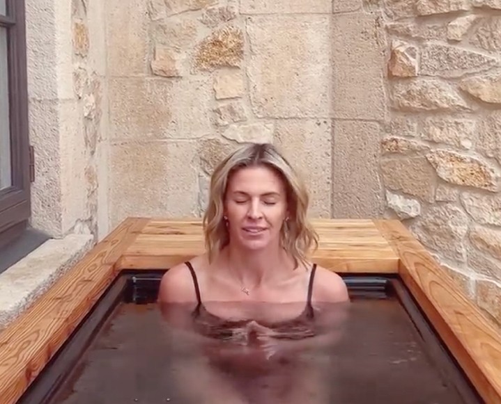 kelly noonan gores cold plunge